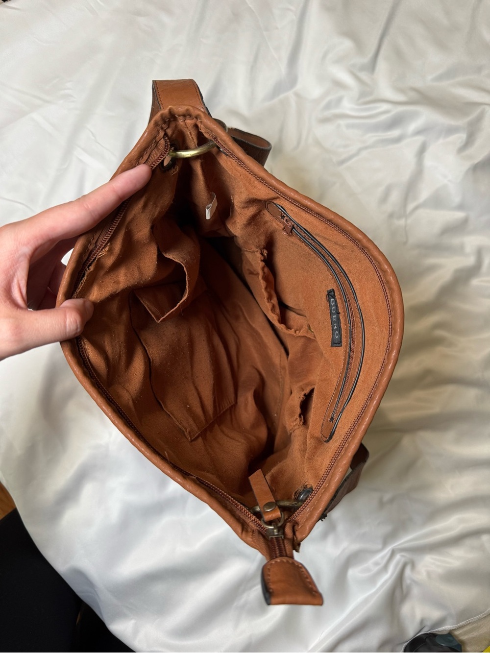 Bueno Pebbled Brown Crossbody Shoulder Zip Closure Inner/Outer Pockets - Picture 6 of 8